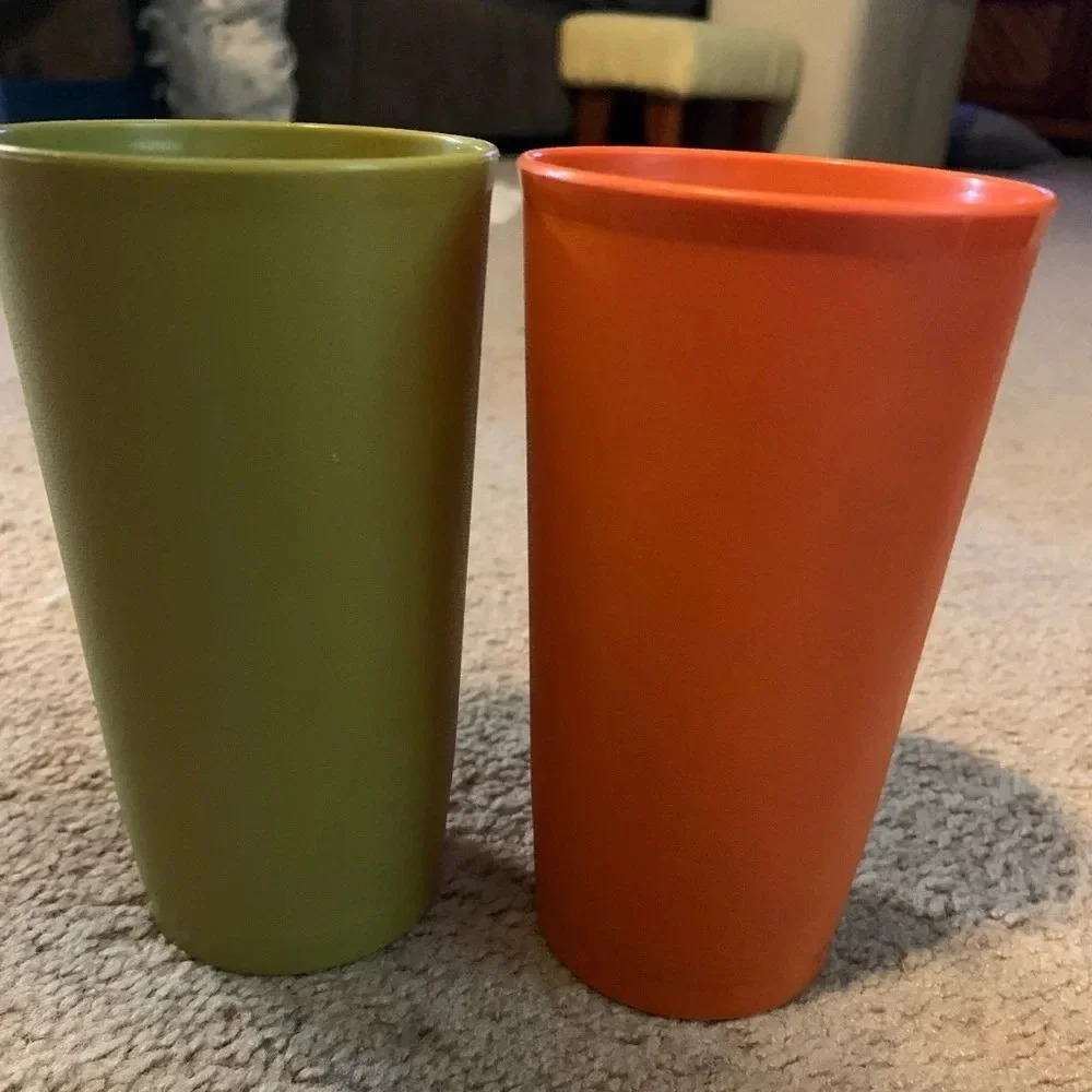 Tupperware glasses/cups